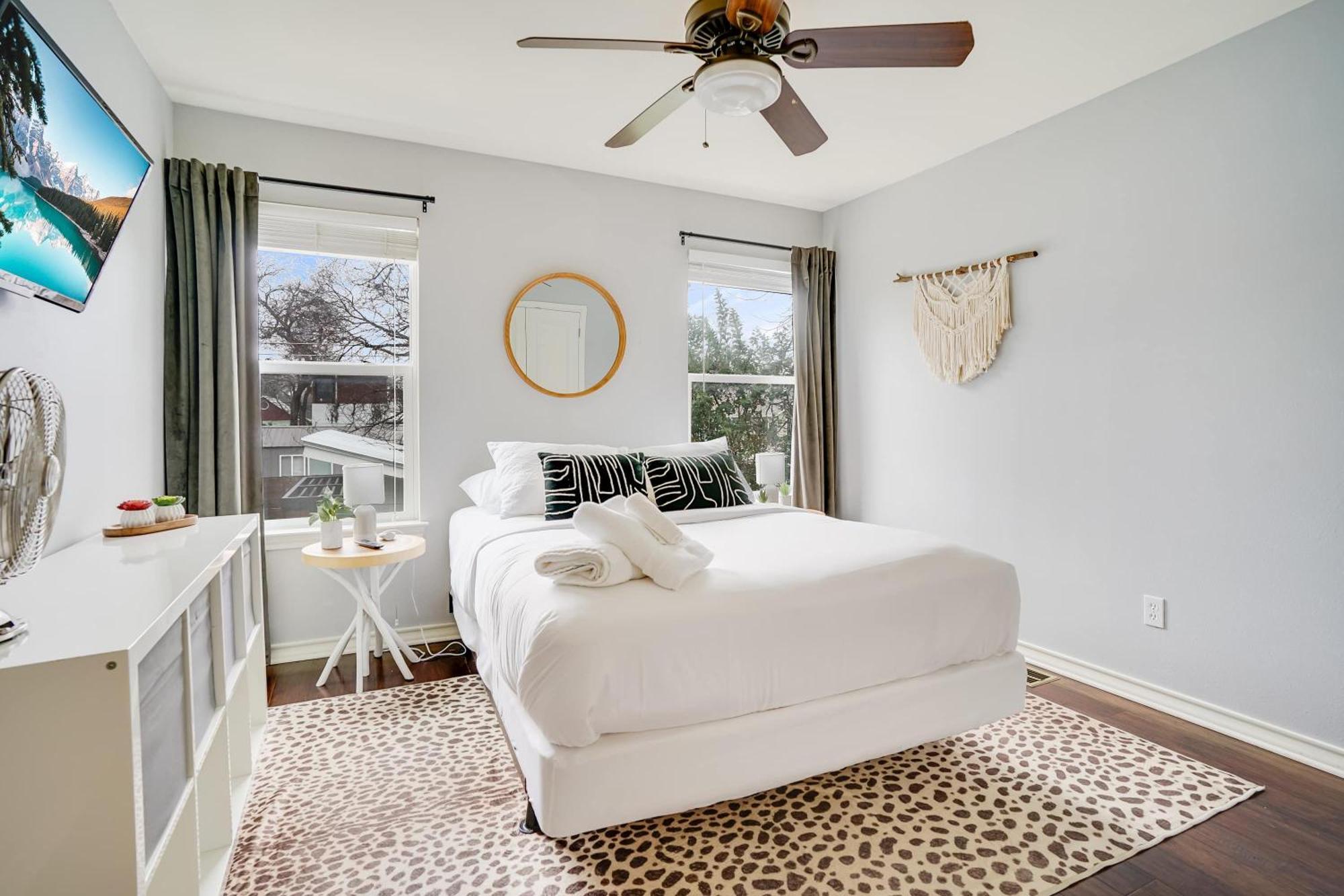 Holiday home 4br Hyde Park Oasis With Pool Jacuzzi Austin