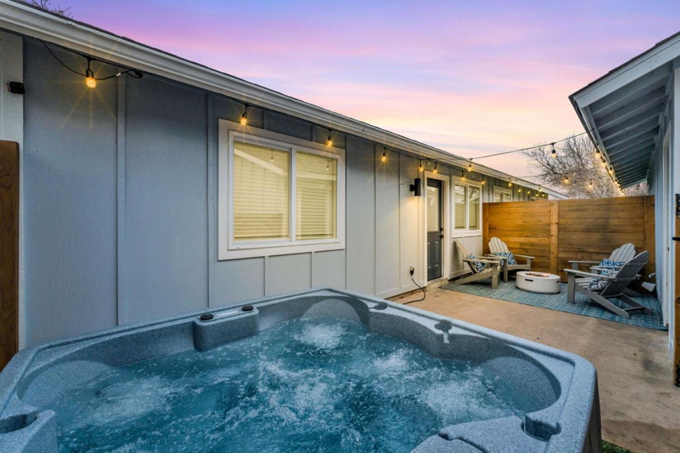 South Bachelorette Hideaway - Sleeps 8 Holiday home *
