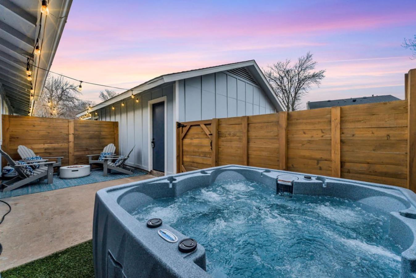 South Bachelorette Hideaway - Sleeps 8 Holiday home *