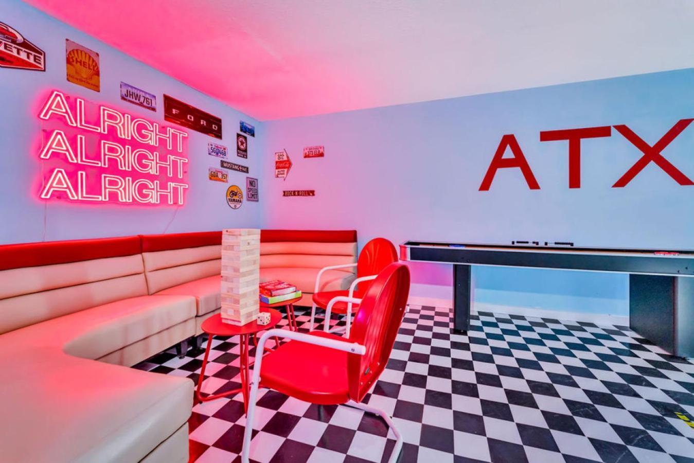 South Bachelorette Hideaway - Sleeps 8 *