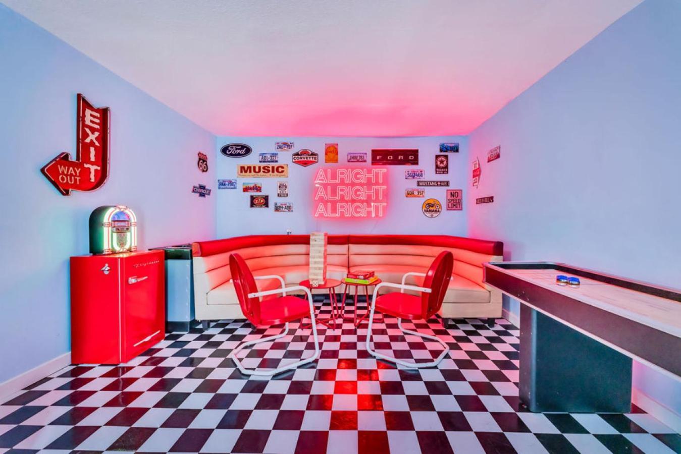 South Bachelorette Hideaway - Sleeps 8 * Austin