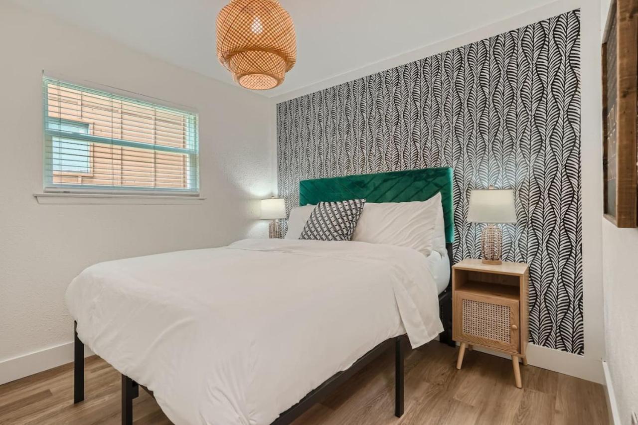 South Bachelorette Hideaway - Sleeps 8 Austin