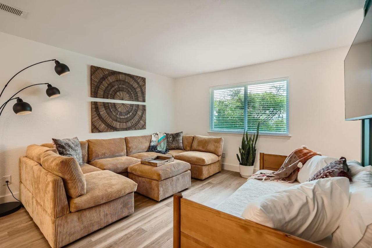 South Bachelorette Hideaway - Sleeps 8 * Austin