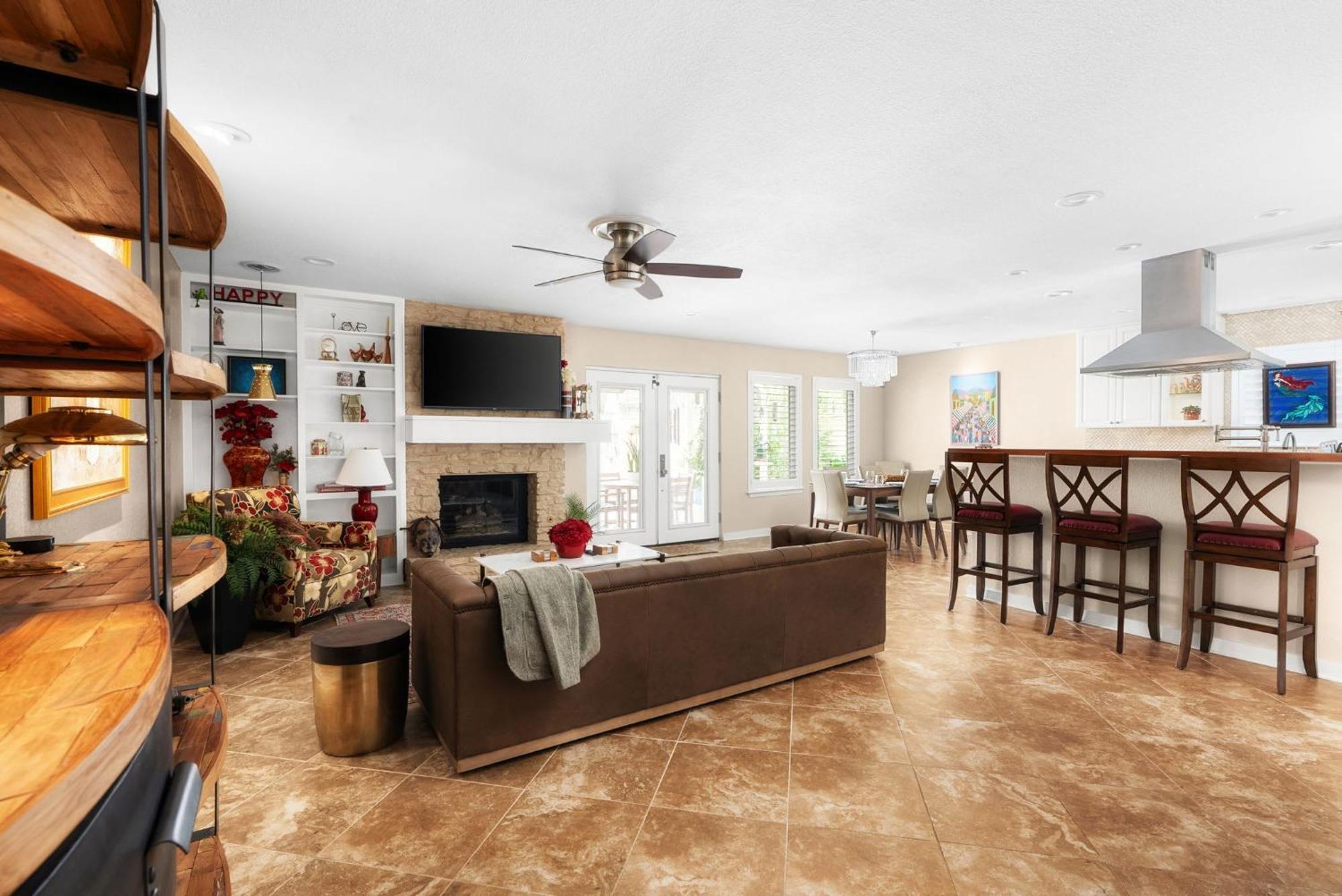 Luxury 5-bedroom W Pool & Grill