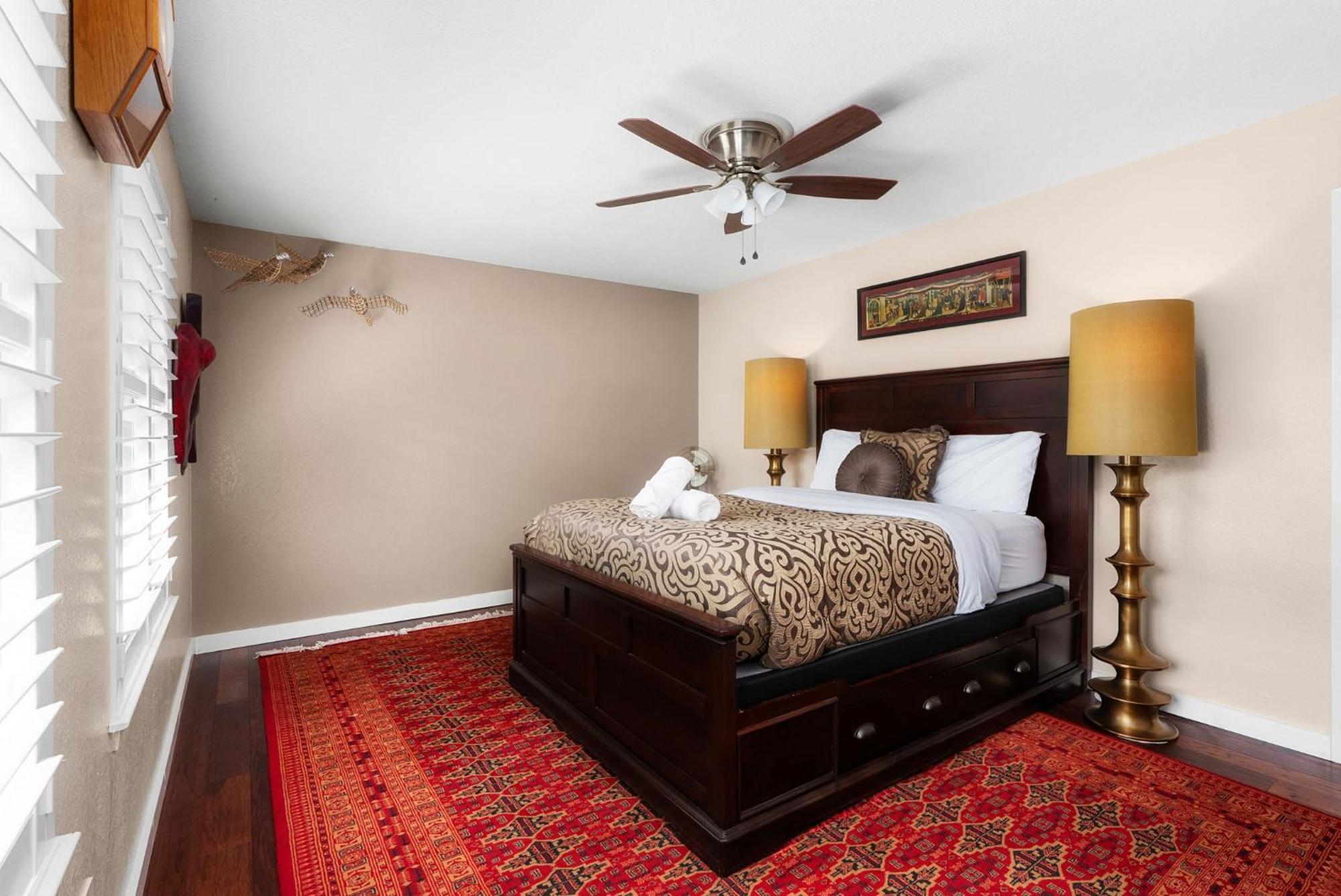 Luxury 5-bedroom W Pool & Grill Holiday home Austin