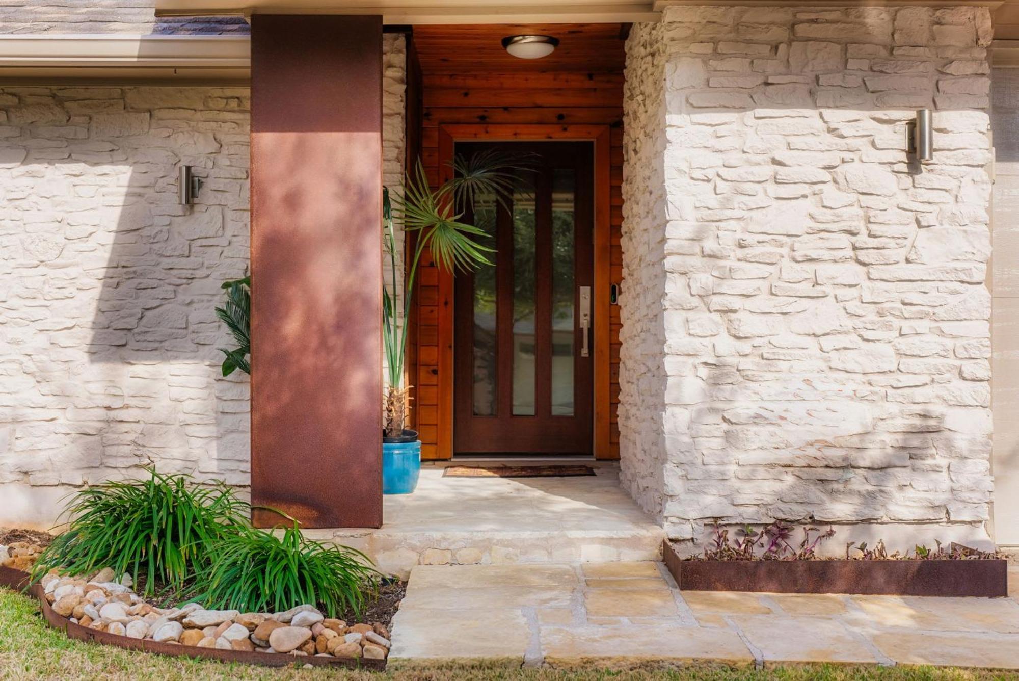 Luxury 5-bedroom W Pool & Grill Holiday home *