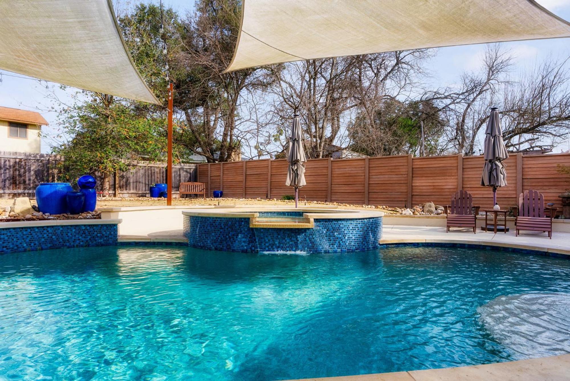 Holiday home Luxury 5-bedroom W Pool & Grill Austin