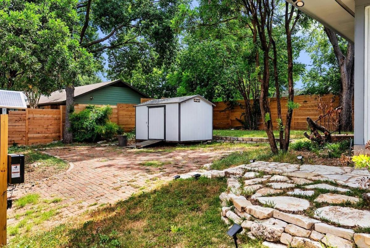 Escape Austingetaway Seasonal Pool Holiday home Austin