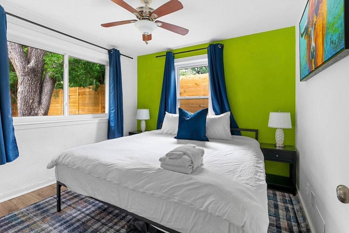 Escape Austingetaway Seasonal Pool Holiday home Austin