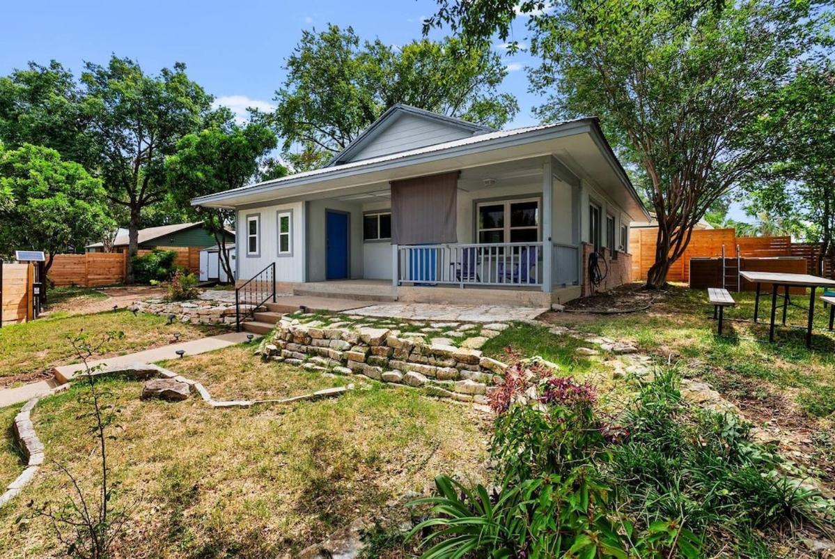 Escape Austingetaway Seasonal Pool Holiday home Austin