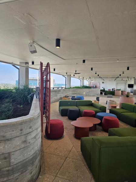 Sxsw Ut Hook 'em Horns Skyloft Apartment *