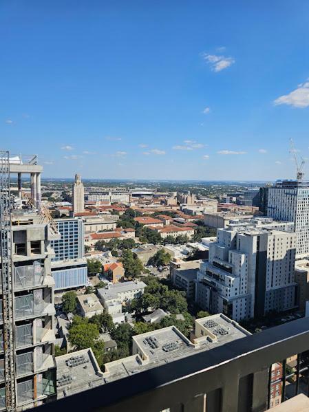 Sxsw Ut Hook 'em Horns Skyloft Apartment