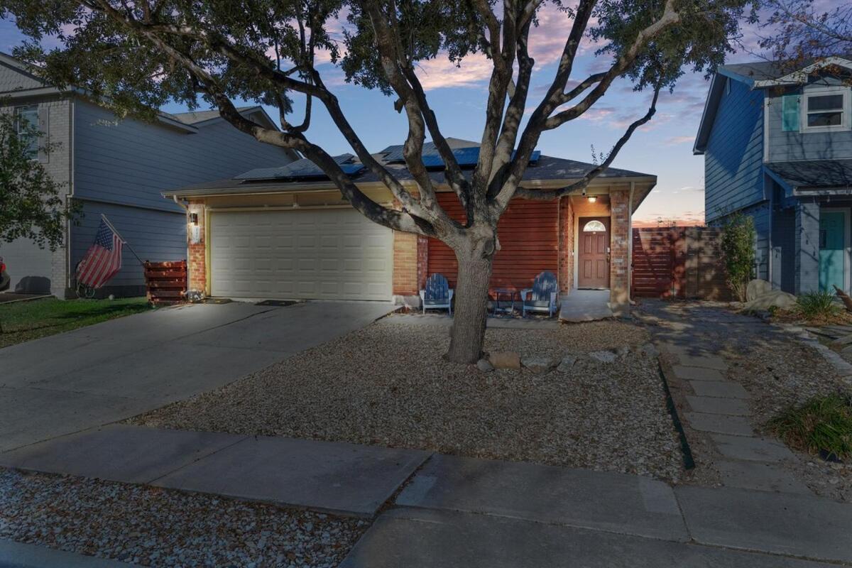 Holiday home Svens Castle Modern Games 5 Miles To Downtown Atx Austin