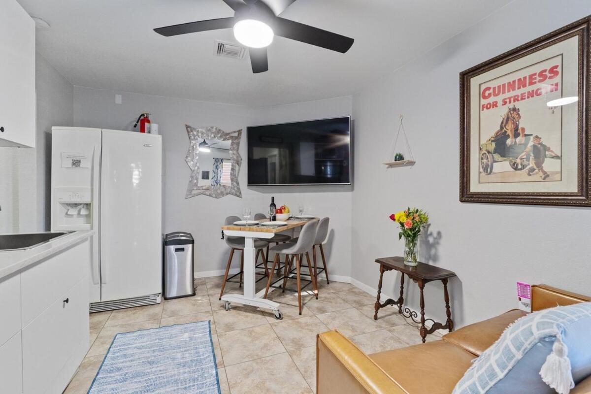 Svens Castle Modern Games 5 Miles To Downtown Atx * Austin