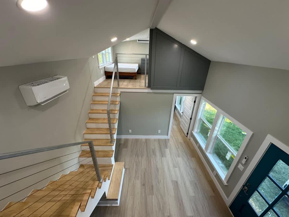 Comfortable Bed In Shared Luxury Tiny Holiday home