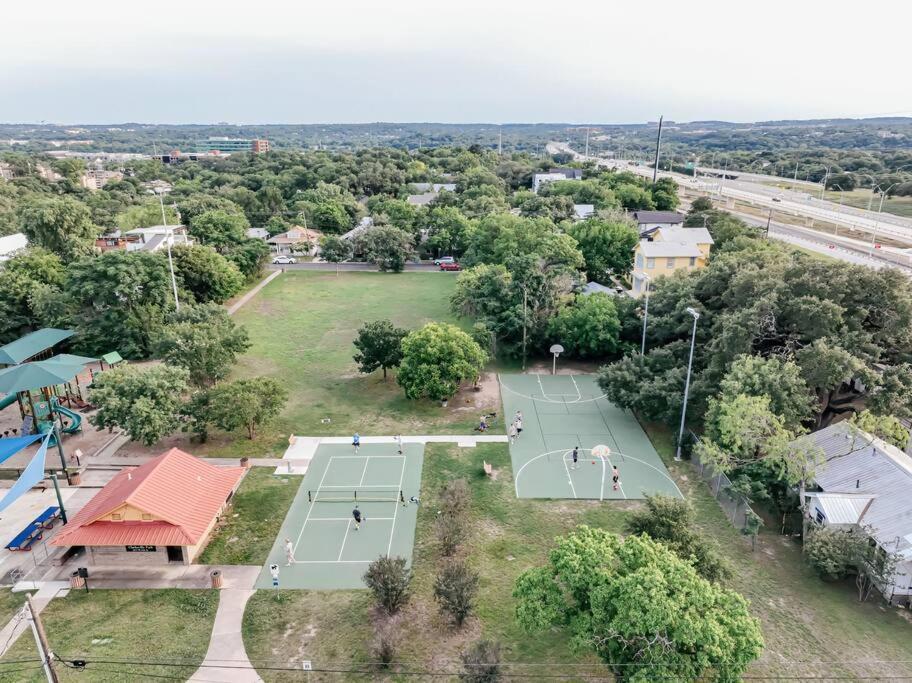 Clarksville Mansion With Breathtaking Skyline View Holiday home *