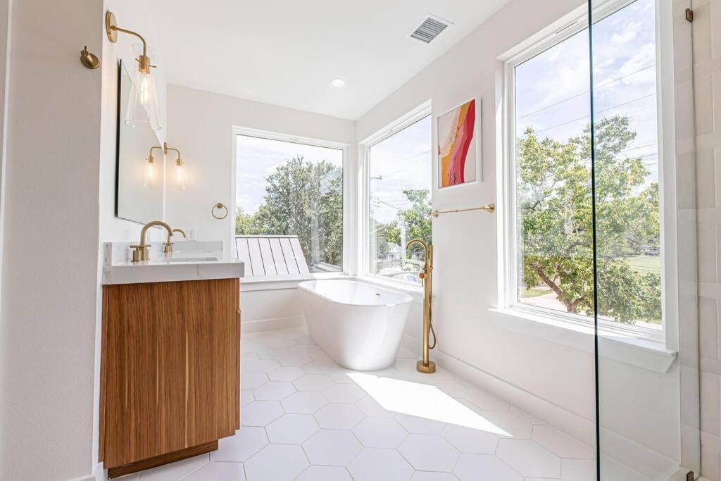 Clarksville Mansion With Breathtaking Skyline View Austin