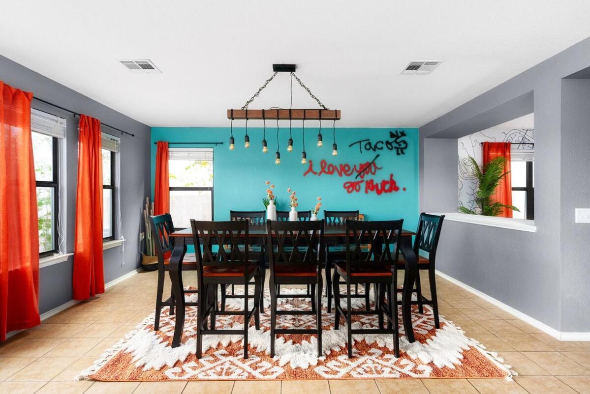 Luxury, Fire Pit Sleeps 15 - Gameroom - Formula 1 * Austin
