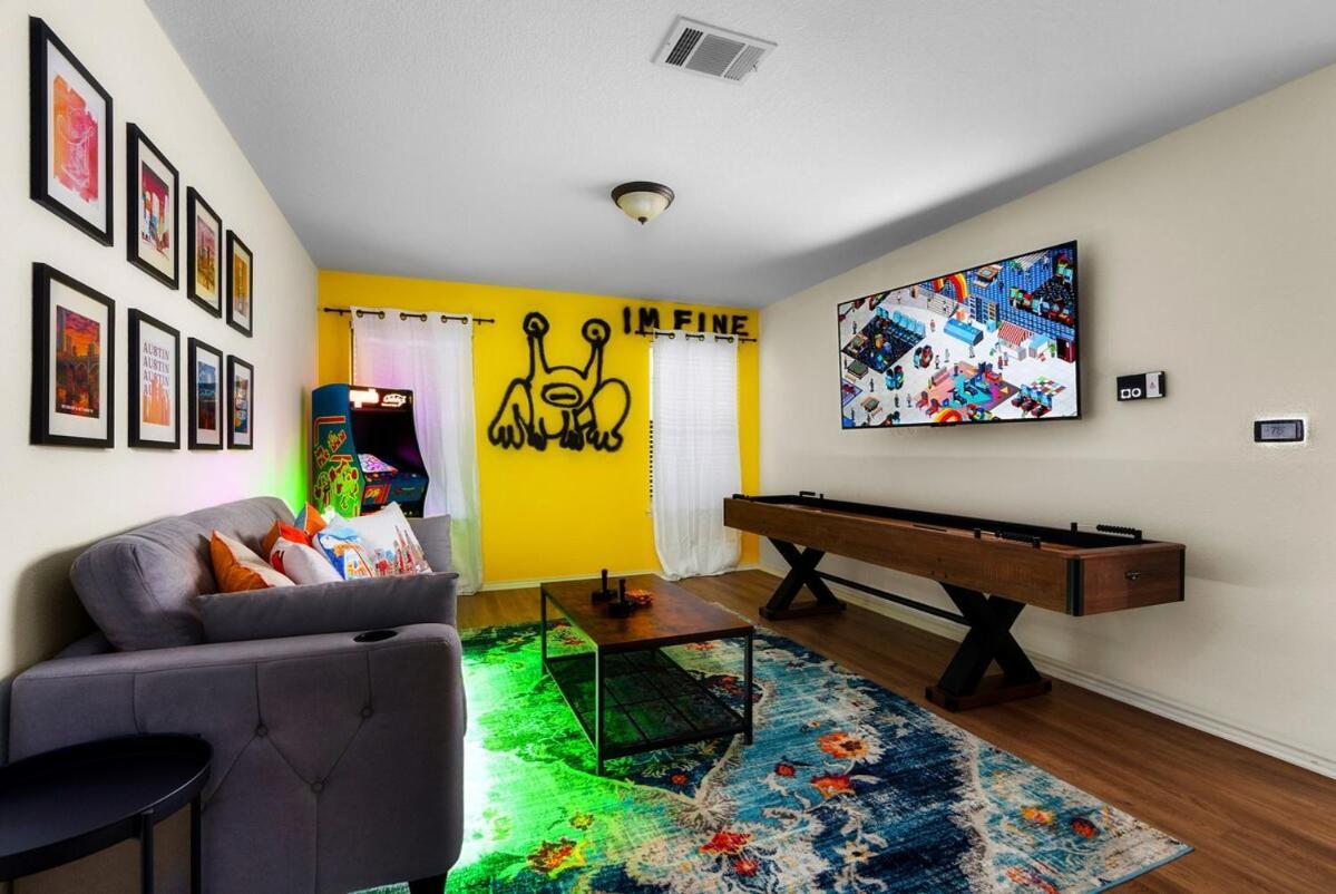Luxury, Fire Pit Sleeps 15 - Gameroom - Formula 1 * Austin