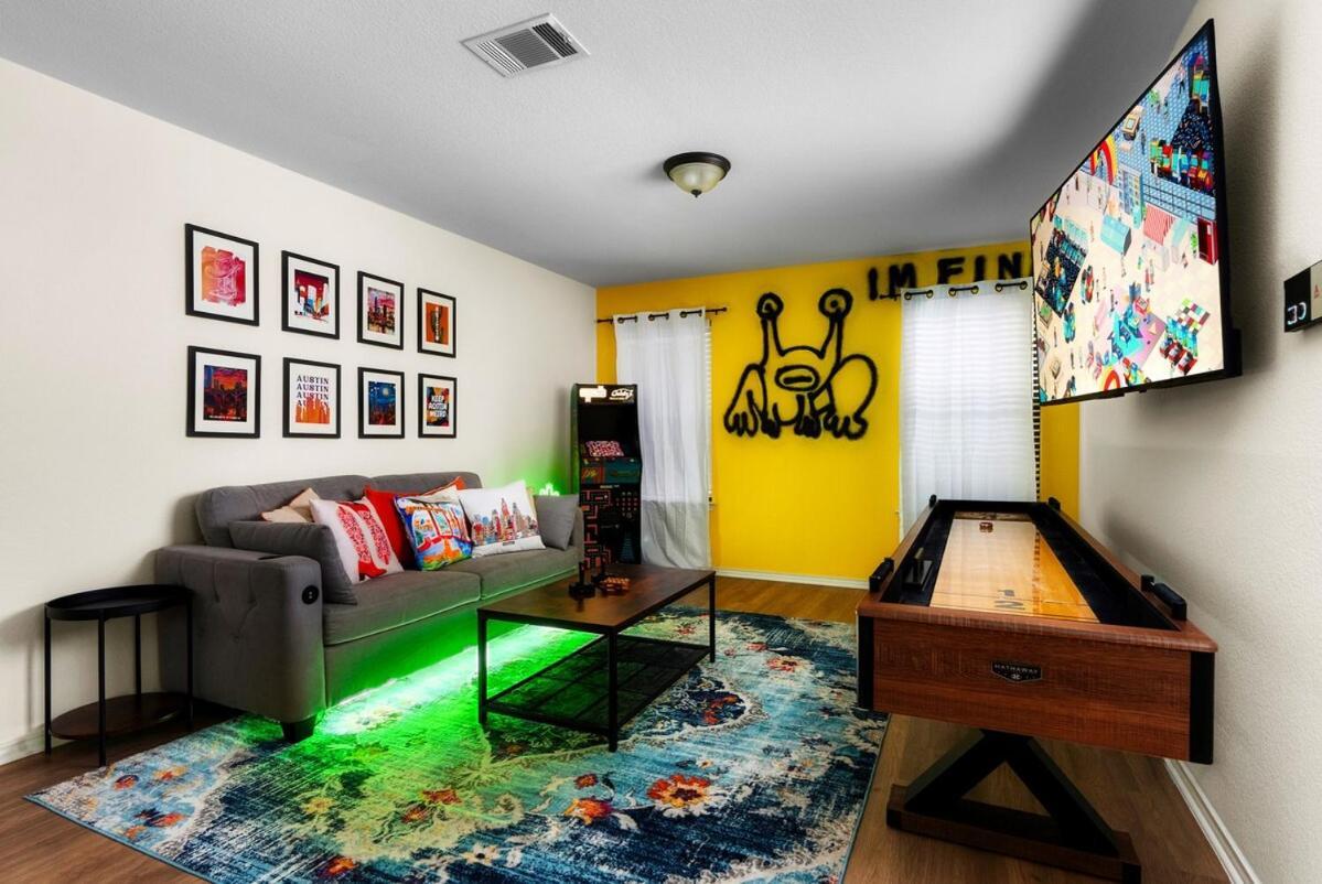 Luxury, Fire Pit Sleeps 15 - Gameroom - Formula 1 Austin