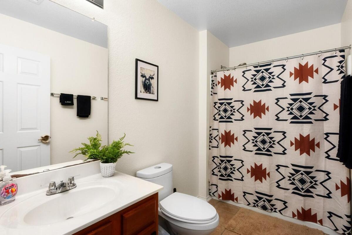 Luxury, Fire Pit Sleeps 15 - Gameroom - Formula 1 * Austin