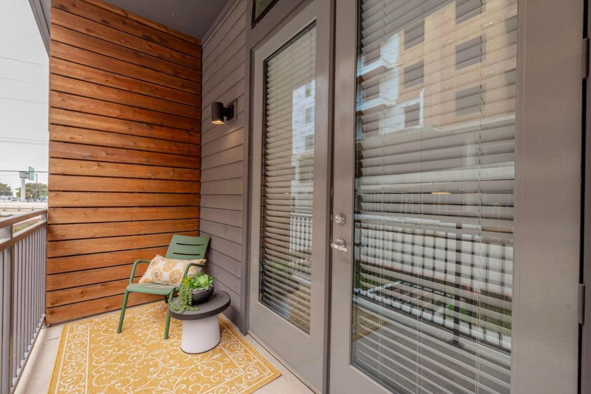 Apartment Chic Fast Wifi & Free Parking