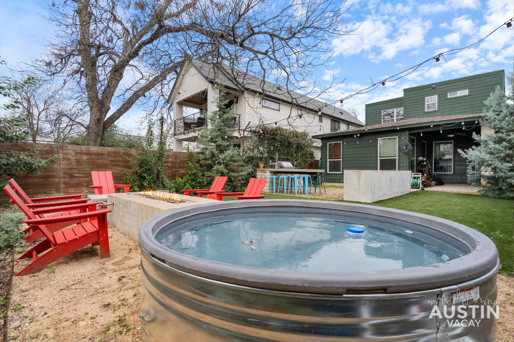 Stylish Retreat W Outdoor Oasis In Heart Of Holiday home Austin
