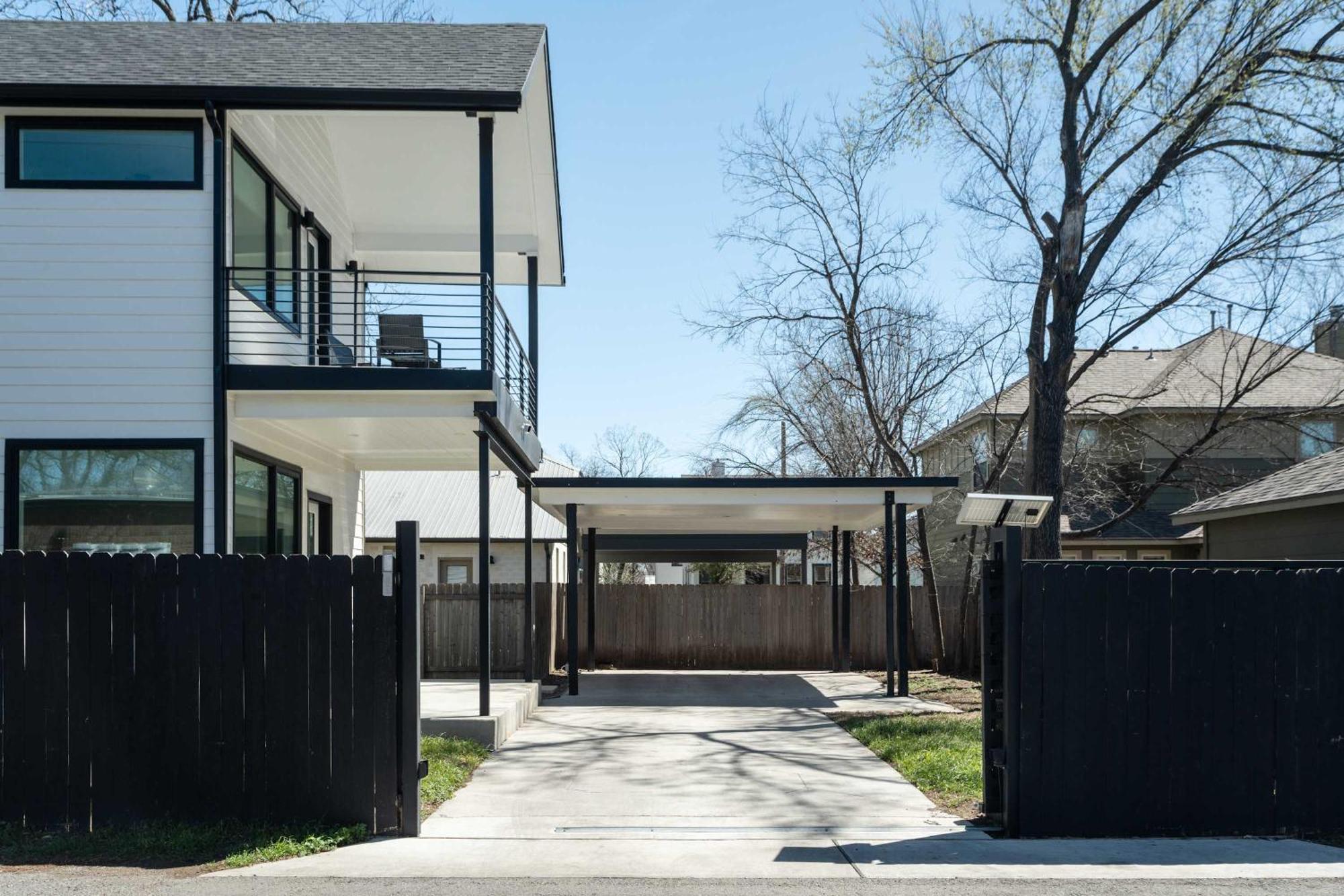 Modern Near The Of Texas Austin