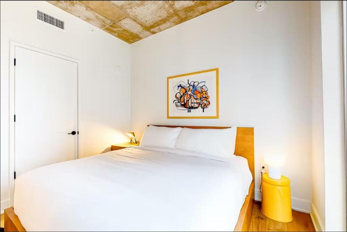 Downtown - 1br Lakeview 23rd-floor Aparthotel *