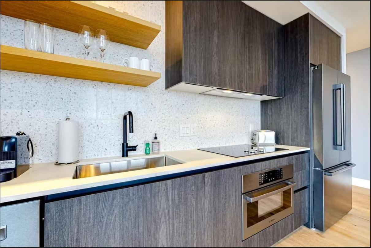Downtown - 1br Lakeview 23rd-floor Austin