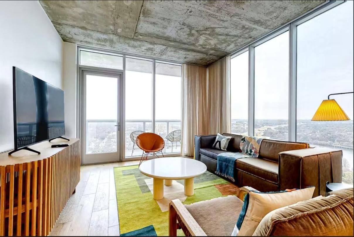 Downtown - 1br Lakeview 23rd-floor Aparthotel