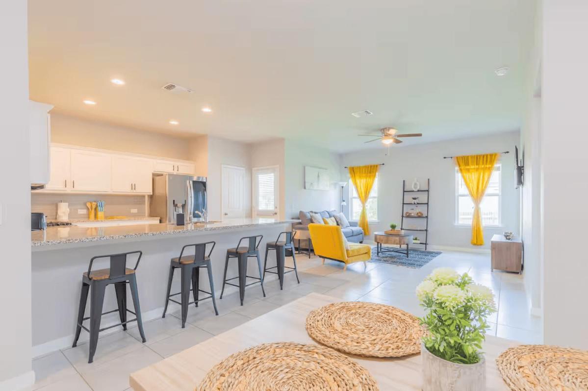 Holiday home Luxury 3br Retreat, Pool, Near Cota & Airport Austin