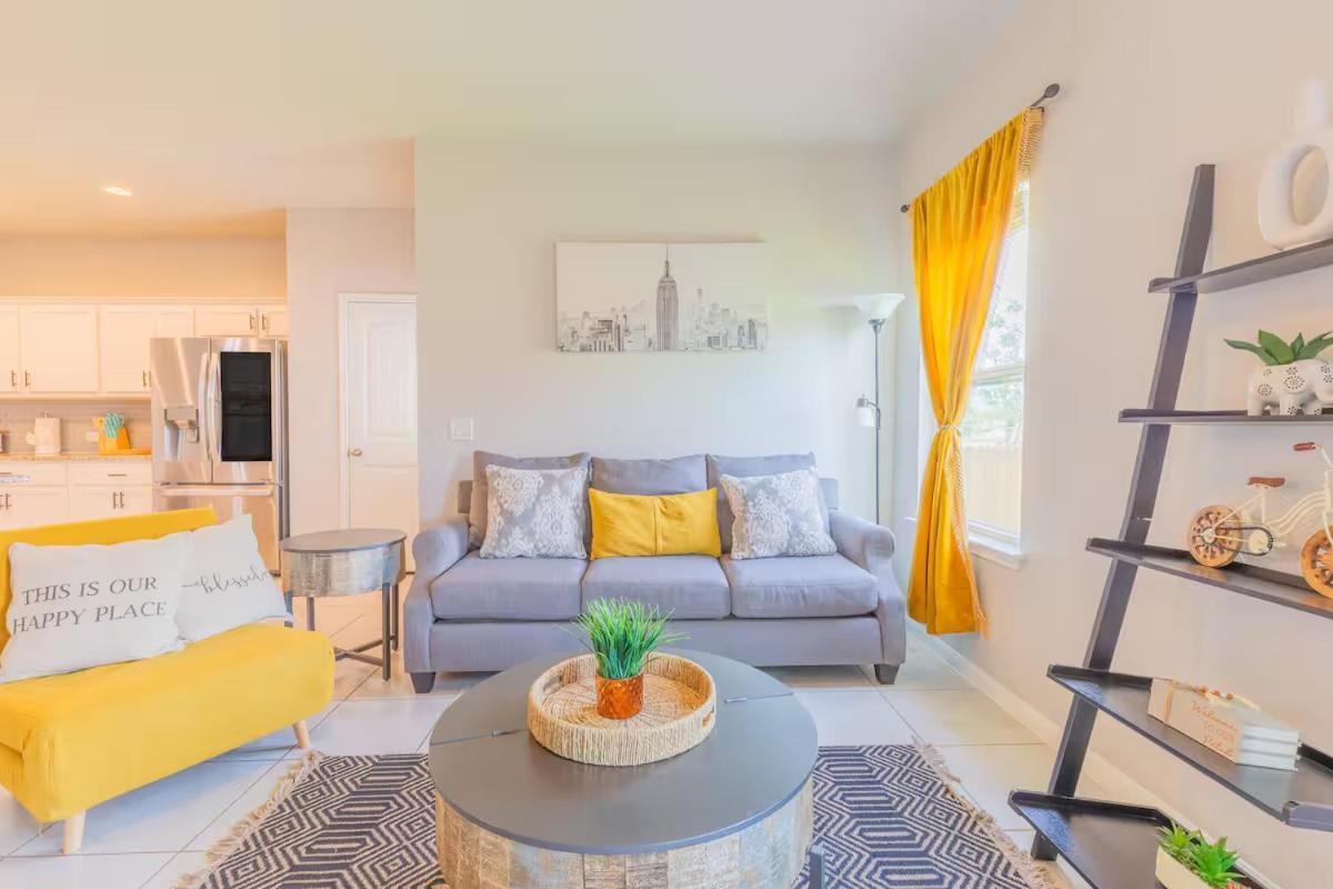 Luxury 3br Retreat, Pool, Near Cota & Airport Holiday home