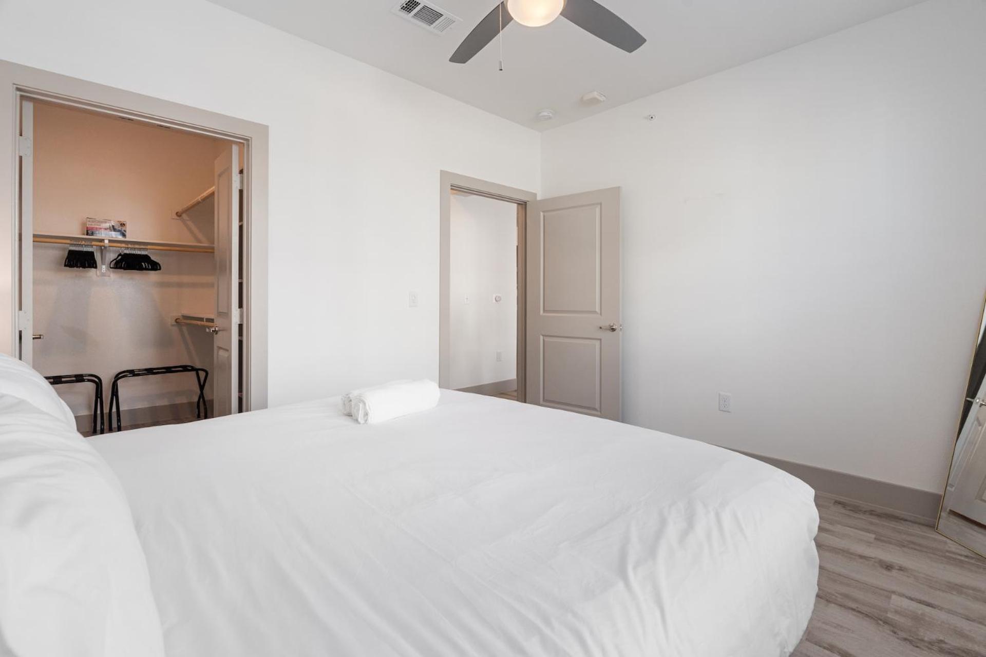 Luxury Near Airport *