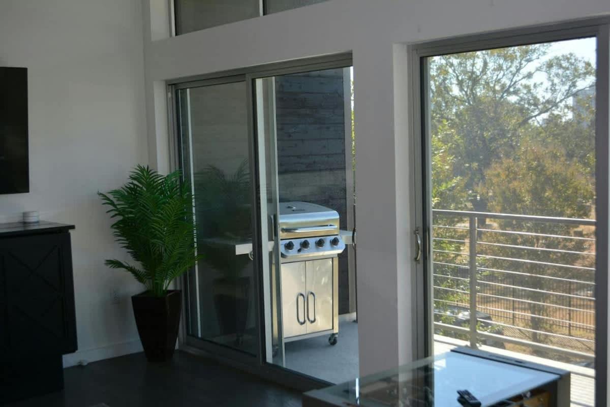 Apartment Luxe Penthouse Downtown 6 Patios Two Firepits Ut Austin