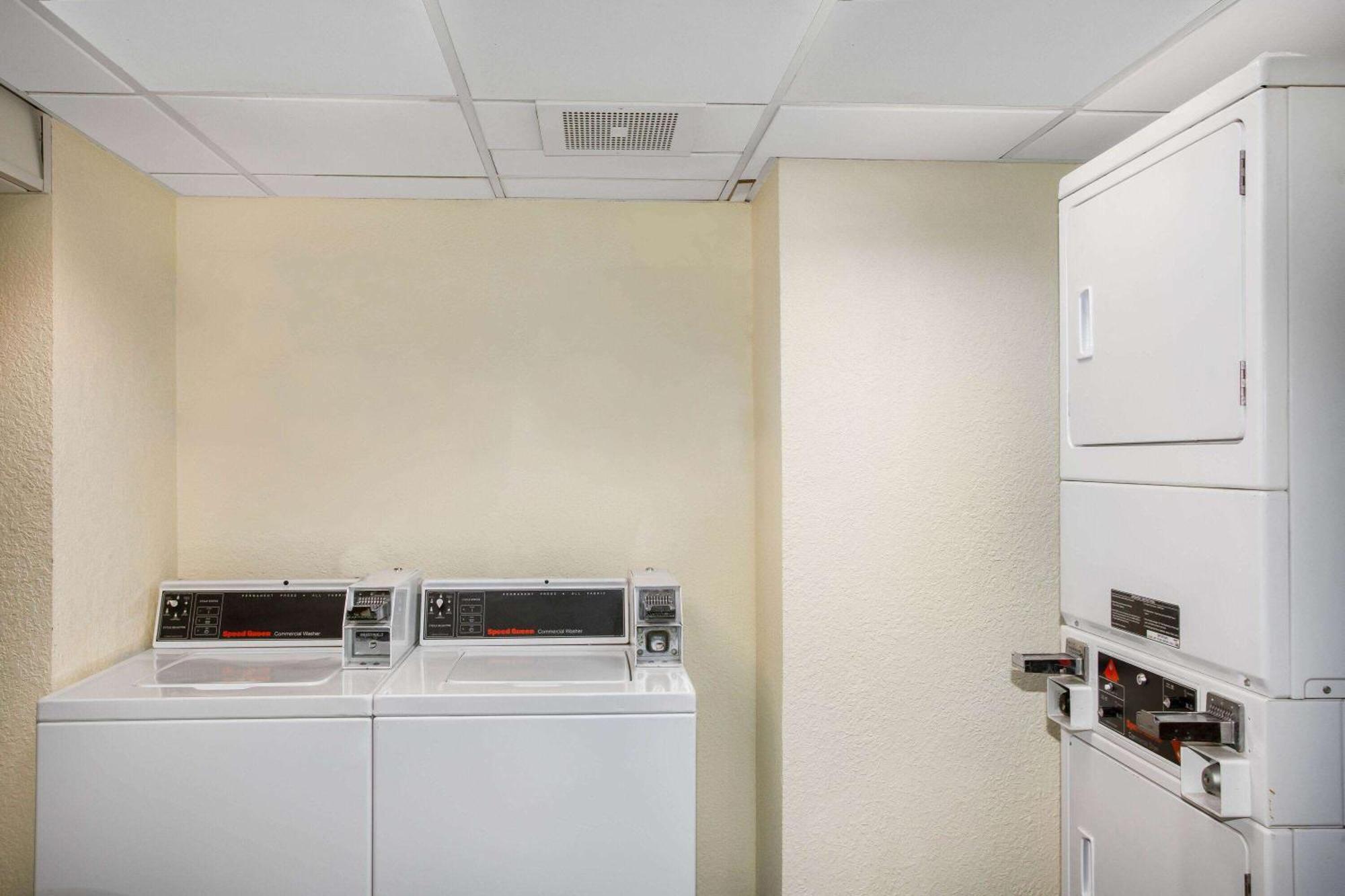 La Quinta By Wyndham Southwest Hotel Austin