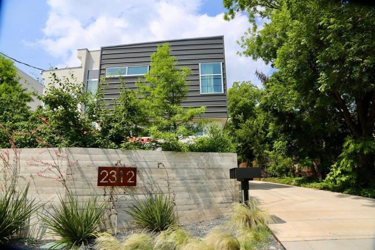 Stunning Modern W Pool & Hot Tub In Dt * Austin