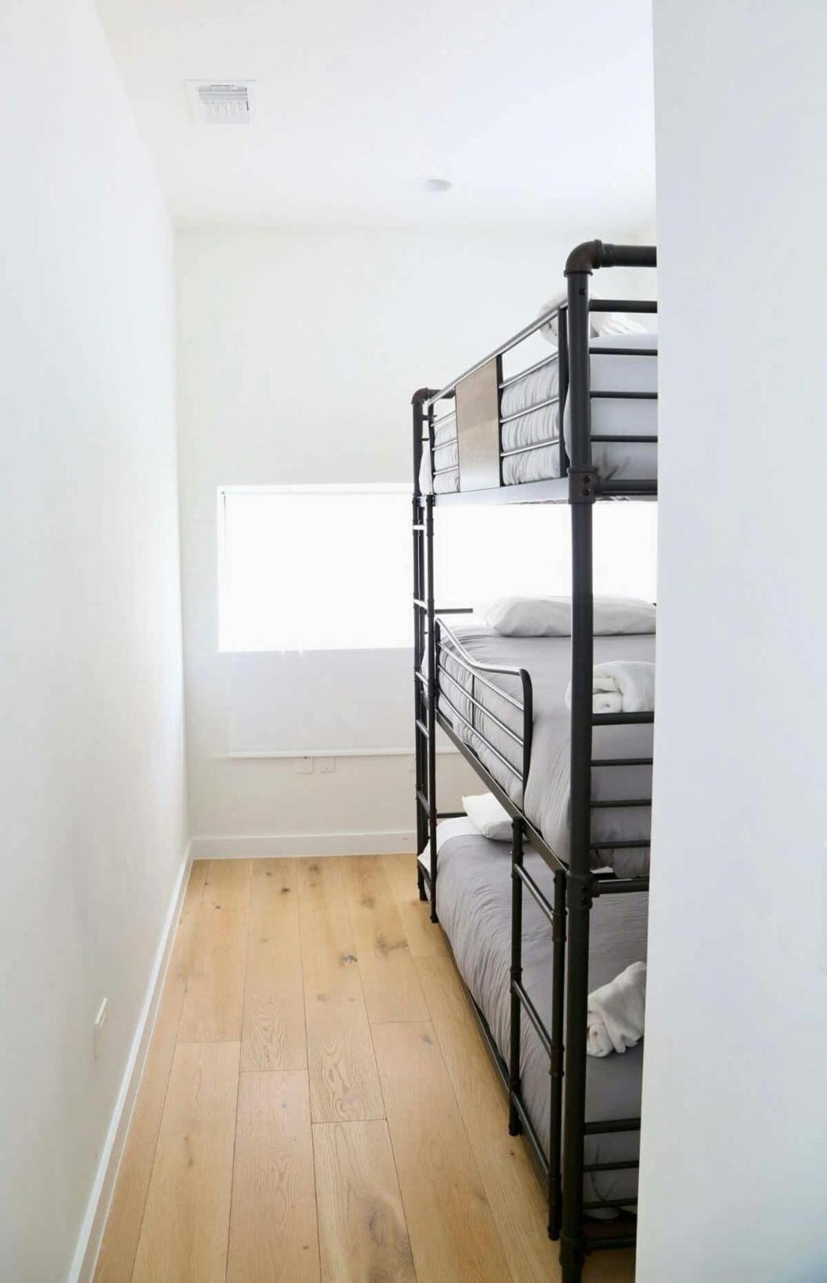 Stunning Modern W Pool & Hot Tub In Dt