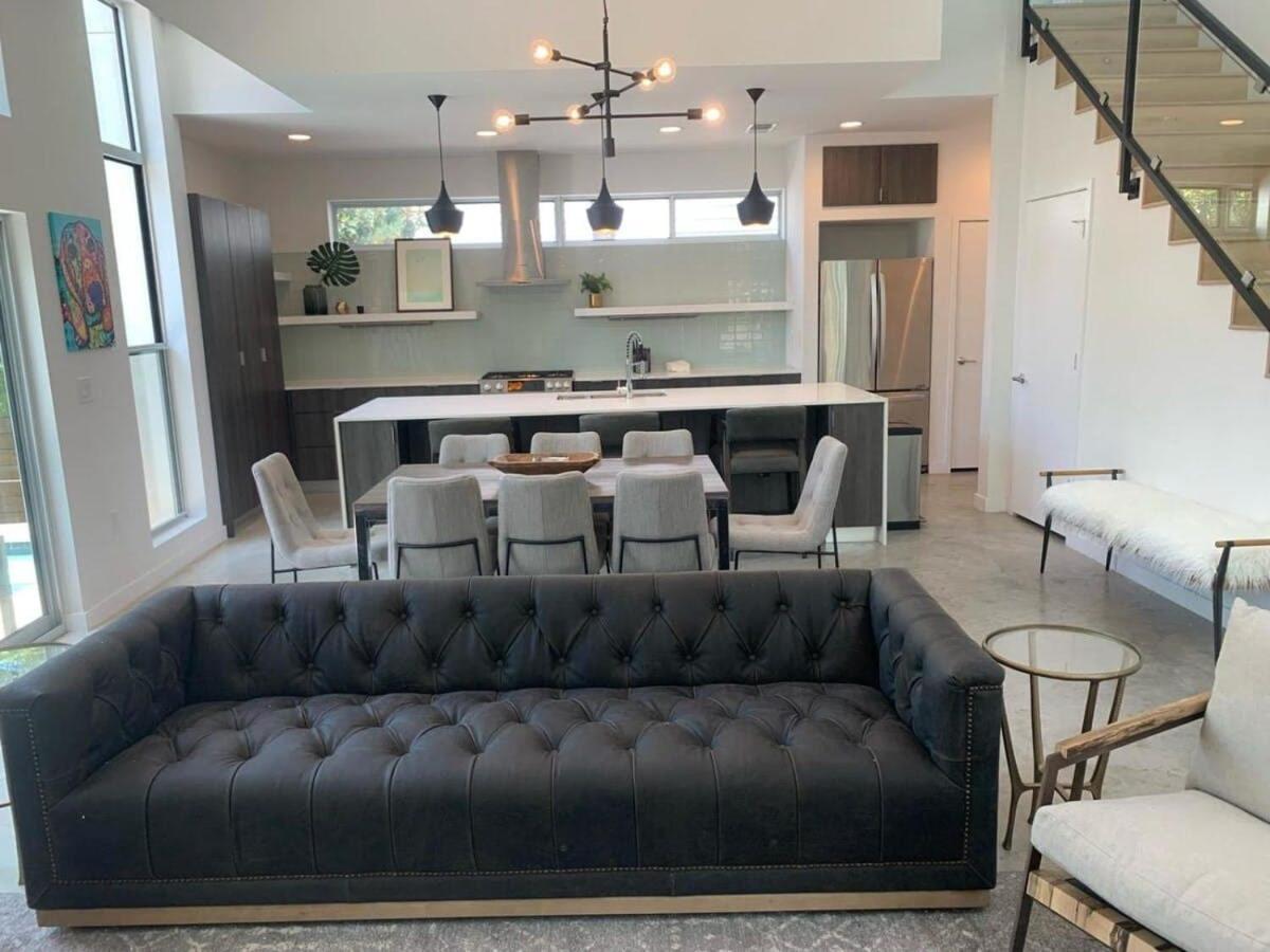 Stunning Modern W Pool & Hot Tub In Dt * Austin