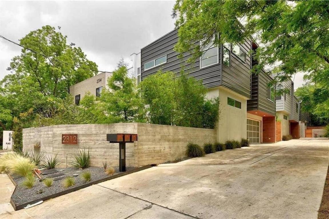 Stunning Modern W Pool & Hot Tub In Dt