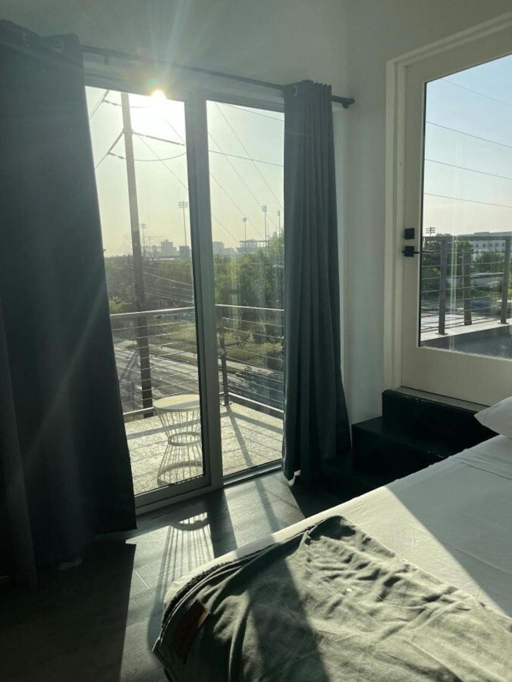 Game Day Penthouse Steps From Ut Sports *