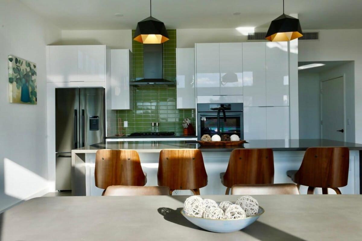 Game Day Penthouse Steps From Ut Sports * Austin