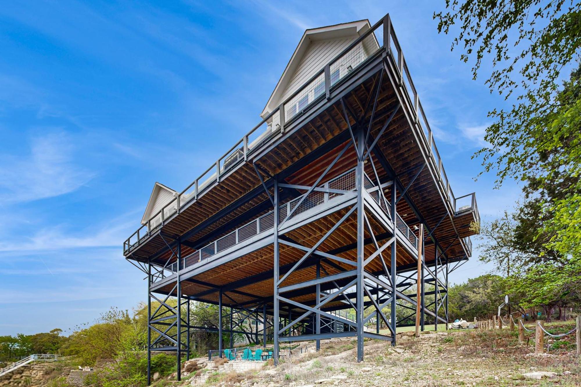 Loop Retreat Holiday home Austin