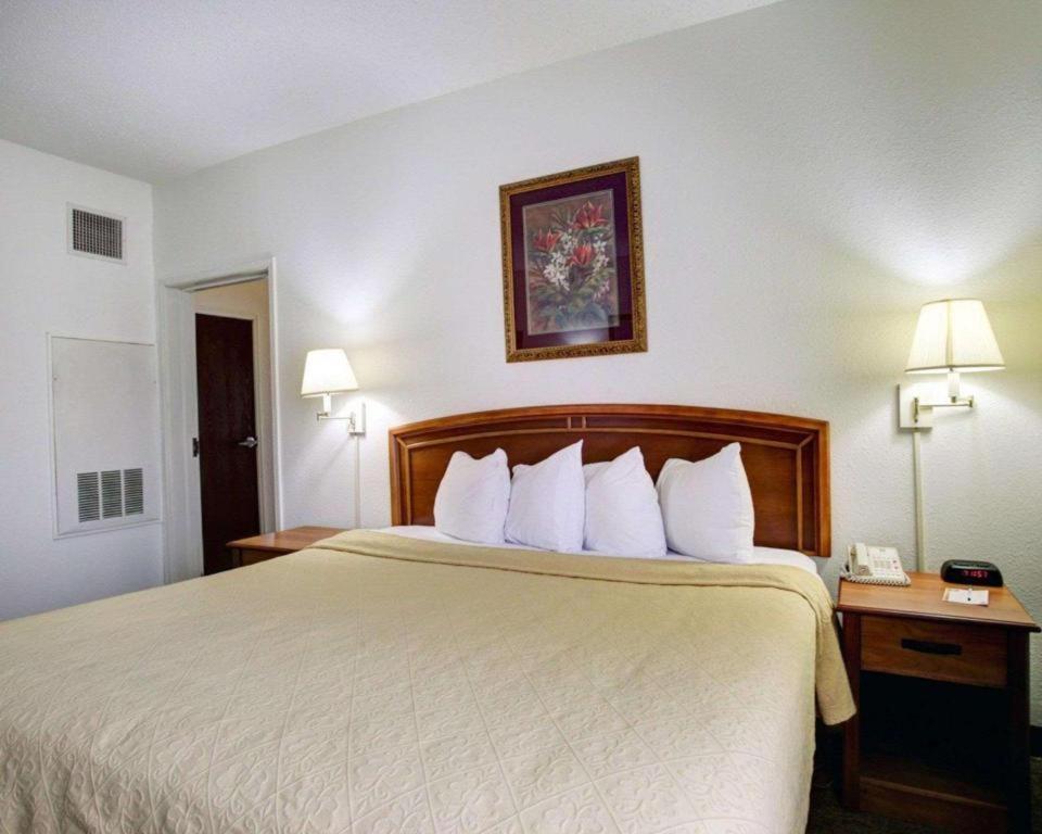 Quality & Airport Hotel Austin