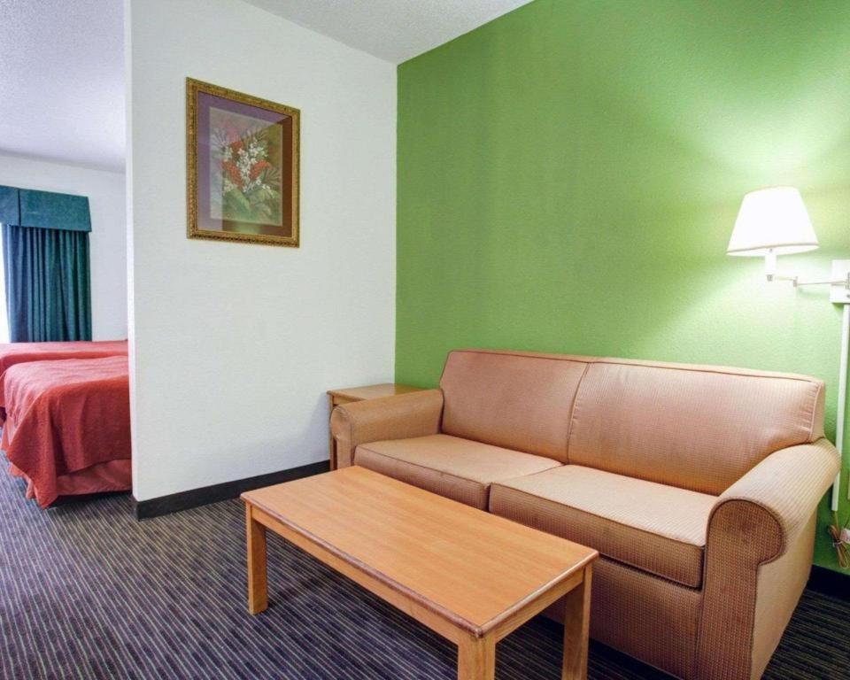 Hotel Quality & Airport 2*