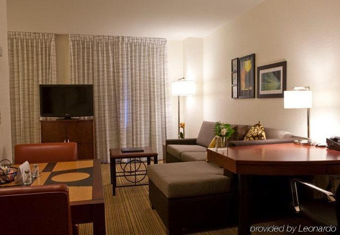 Hotel Downtown / Convention Center Austin