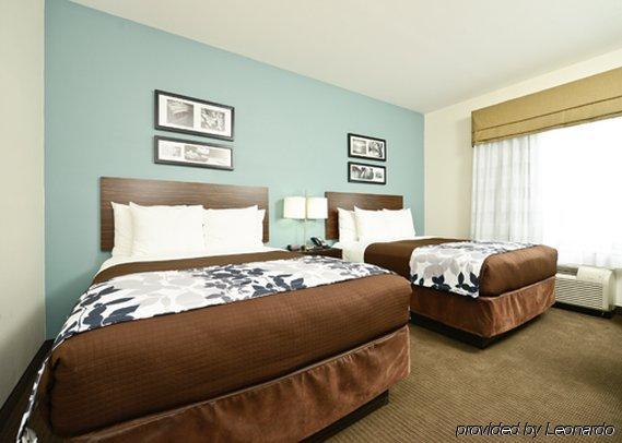 Sleep & North - I-35 Hotel