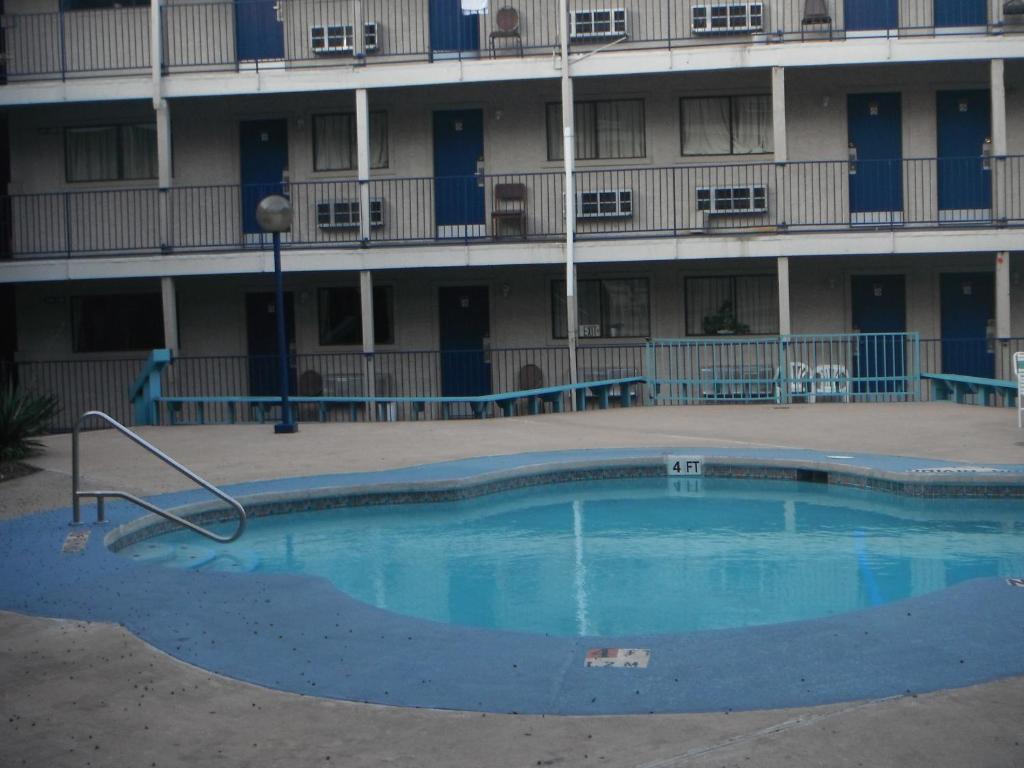 Suites * Austin