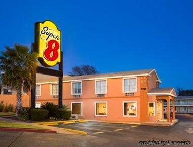 Super 8 By Wyndham Downtown/capitol Area Motel