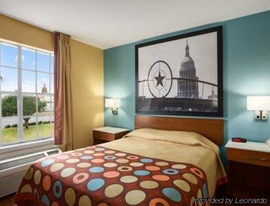 Super 8 By Wyndham Downtown/capitol Area Motel Austin